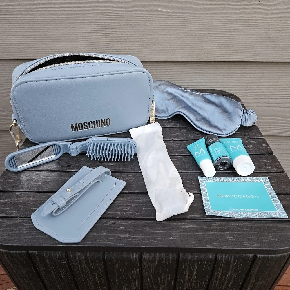 Moschino China Airlines Business Class Amenity Makeup Toiletry Bag French Blue